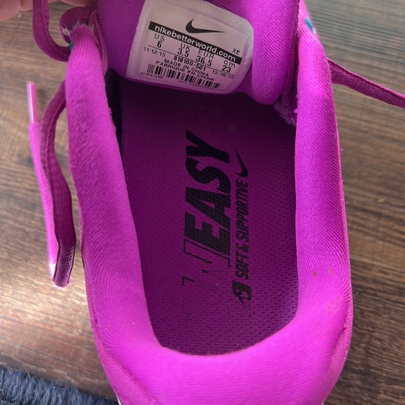 Women’s size UMUS6 Nike Xoom Vomero 11 shoes. Pink and blue. Great condition. - Picture 5 of 5